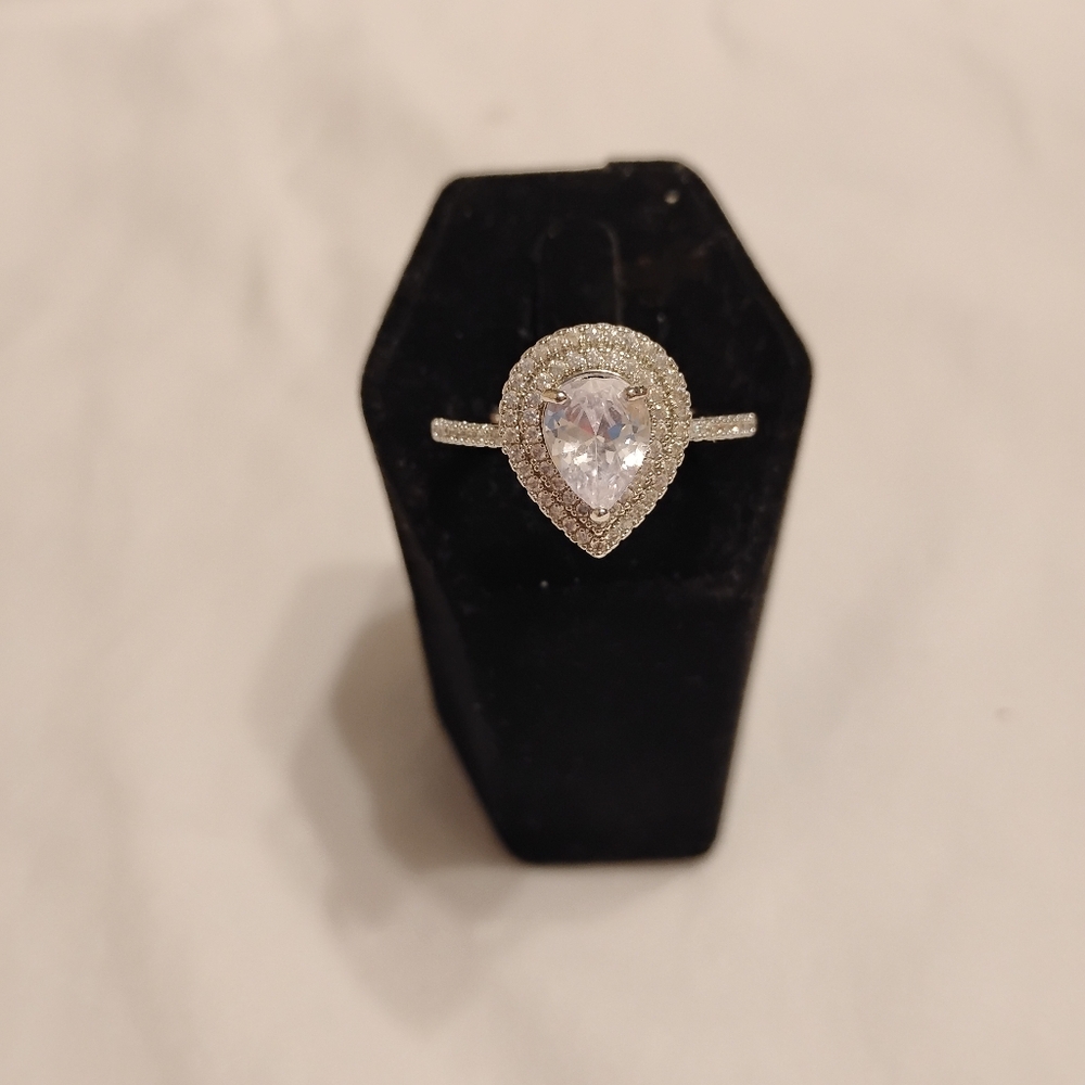 Salosh Woman's bridal ring size 10